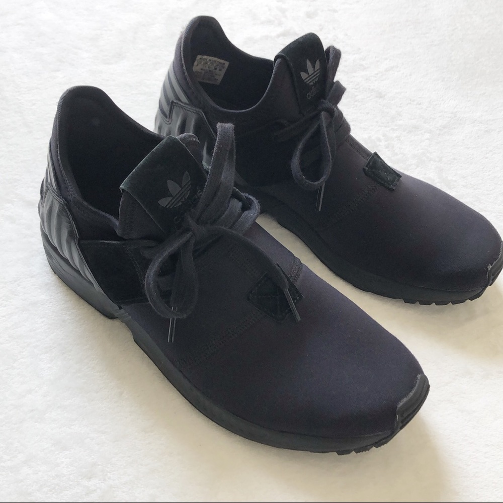 Men’s Black Adidas Sneakers Size 8